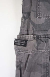 VINTAGE WRANGLER CAMO CARGO SHORTS W36