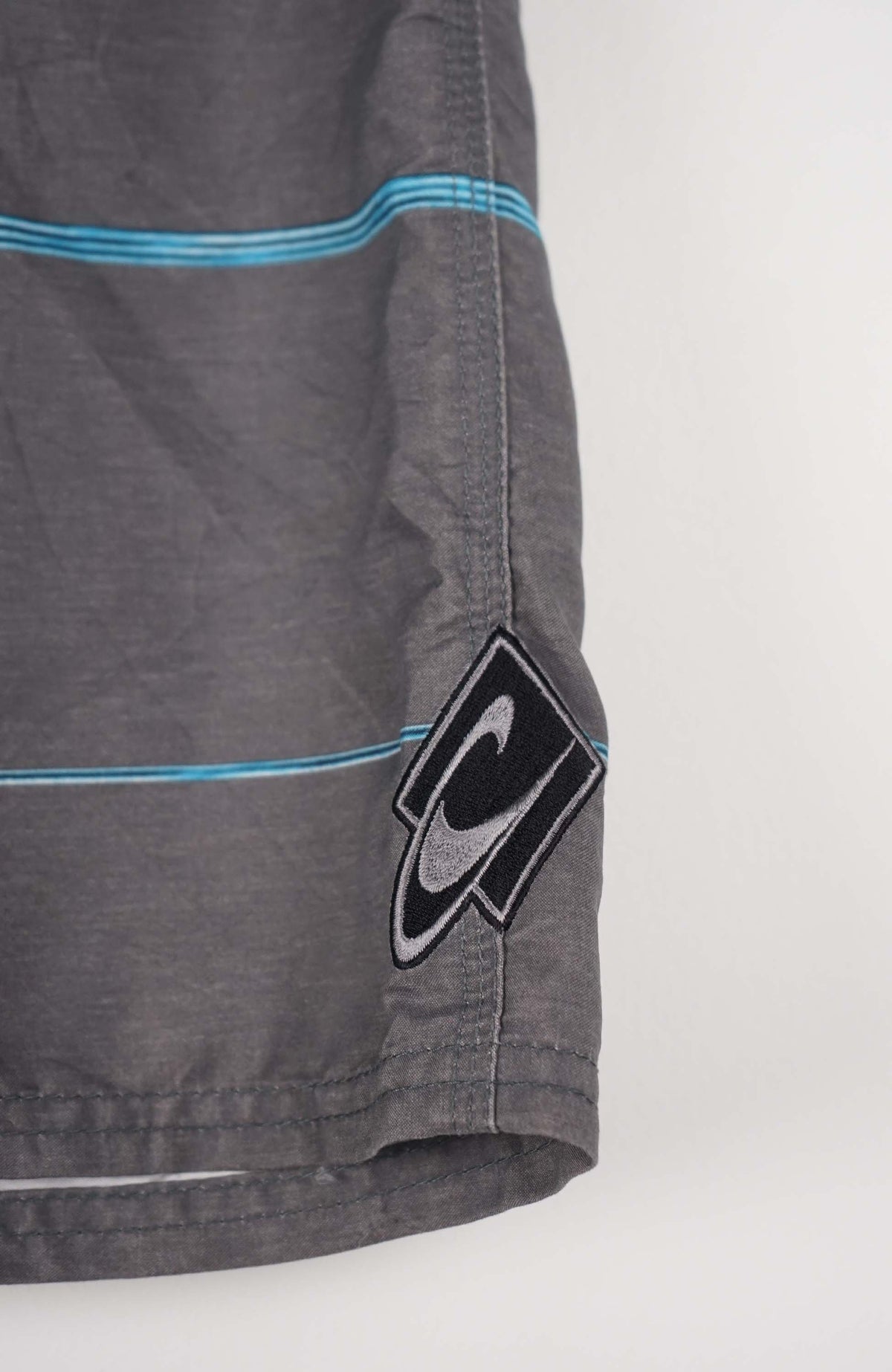 VINTAGE O'NEILL BOARD SHORTS W30