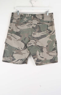 VINTAGE WRANGLER CAMO CARGO SHORTS W35