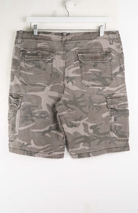 VINTAGE CAMO CARGO SHORTS W36