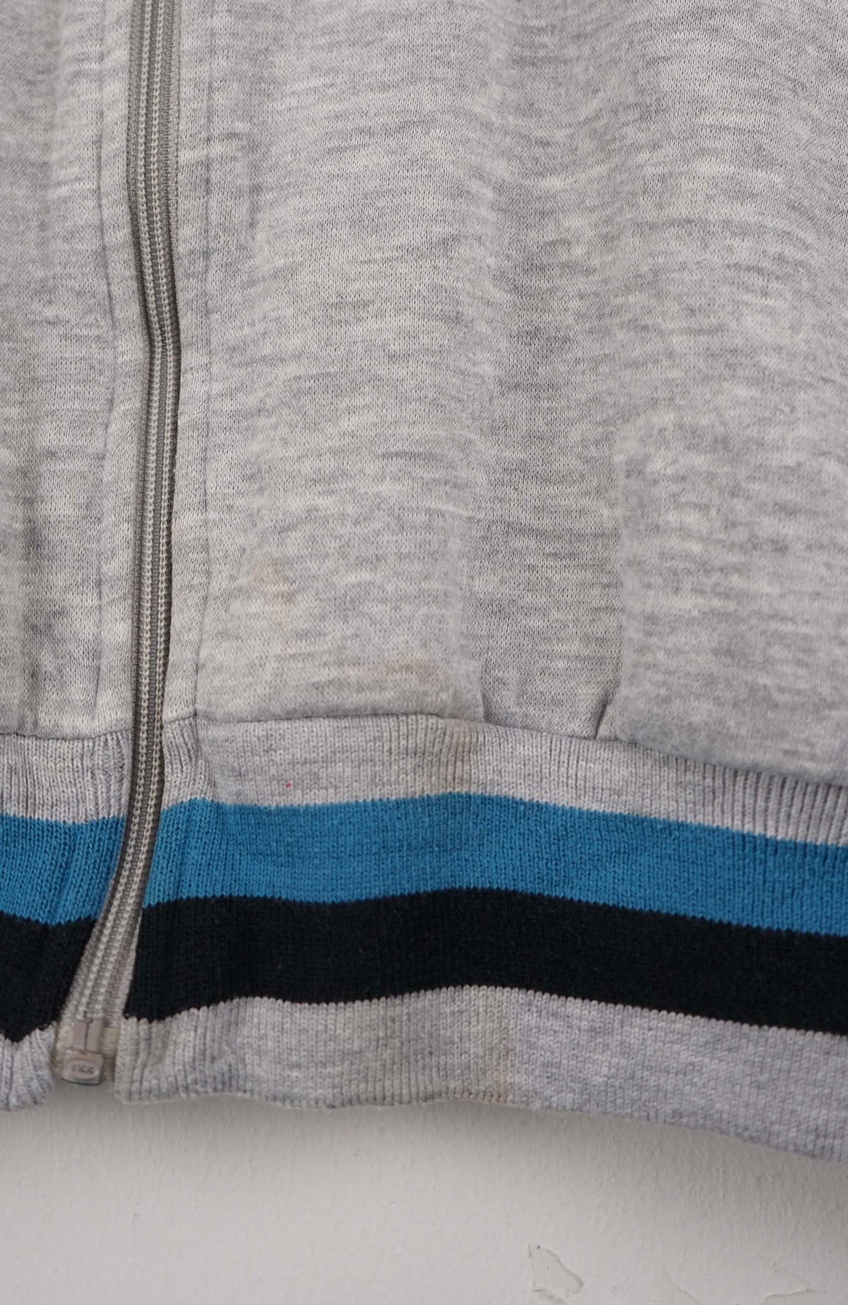 VINTAGE ADIDAS SWEATER (M)