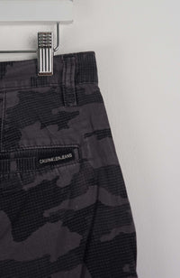 VINTAGE CALVIN KLEIN CAMO CARGO SHORTS W34