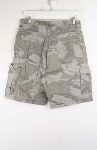 VINTAGE WRANGLER CAMO CARGO SHORTS W31