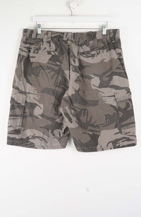 VINTAGE WRANGLER CAMO CARGO SHORTS W36