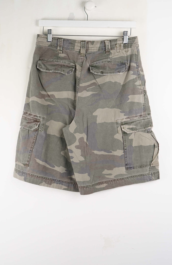 VINTAGE CAMO CARGO SHORTS W30