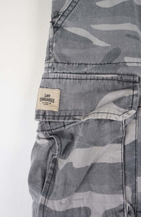 VINTAGE LEE DUNGAREES CAMO CARGO SHORTS W38