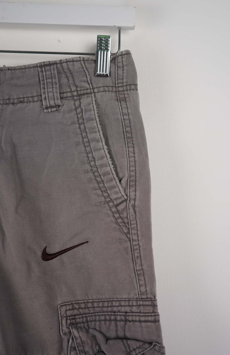 VINTAGE REWORK CARGO SHORTS W28