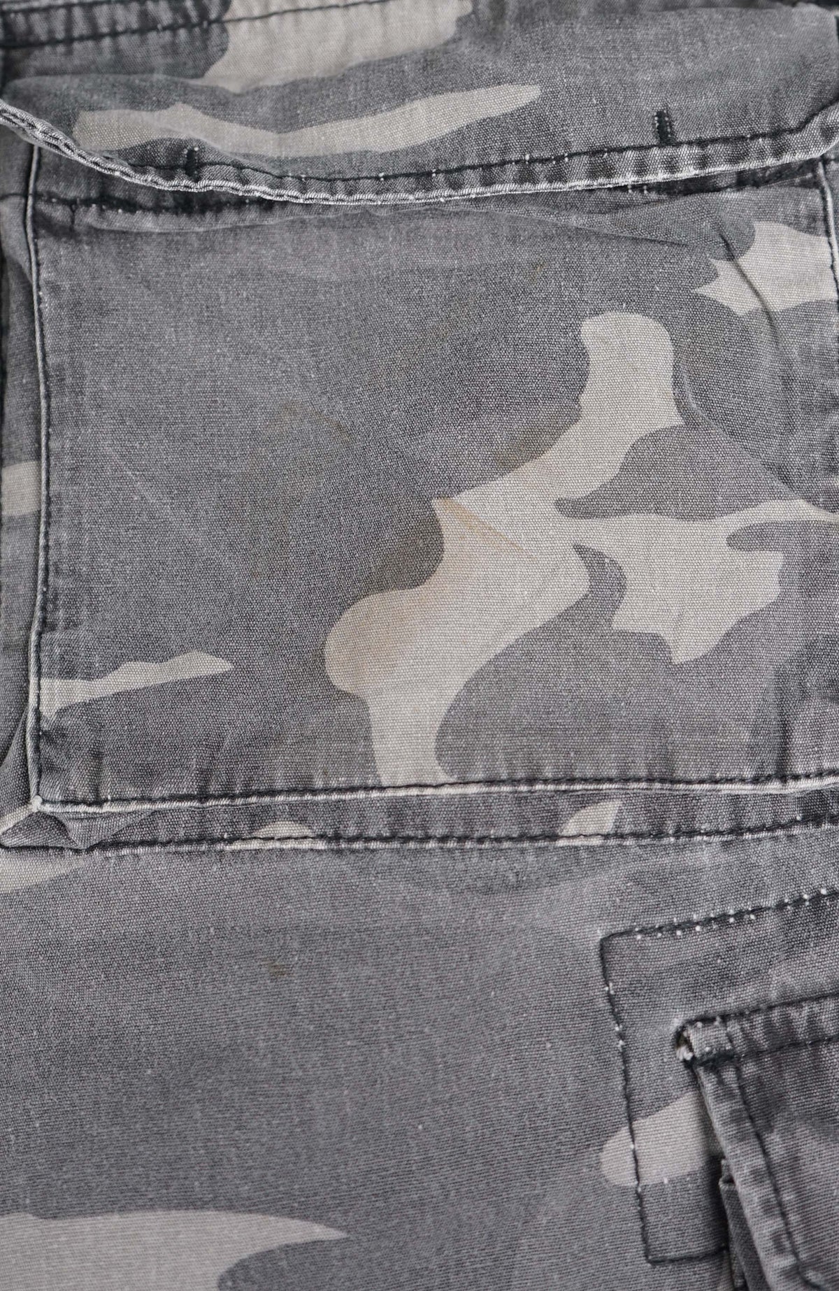 VINTAGE LEE DUNGAREES CAMO CARGO SHORTS W38