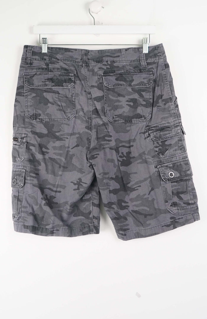 VINTAGE CAMO CARGO SHORTS W33