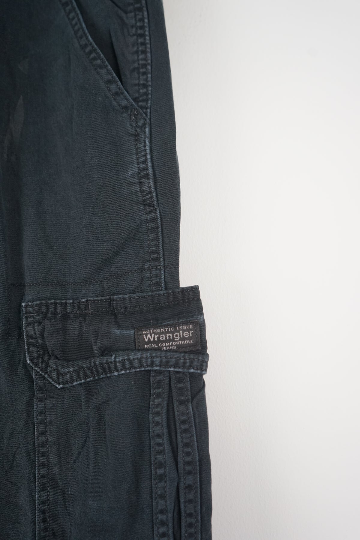 VINTAGE WRANGLER CARGO SHORTS W32