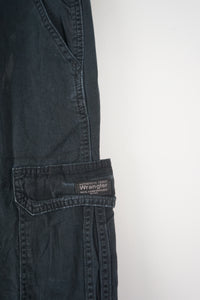 VINTAGE WRANGLER CARGO SHORTS W32