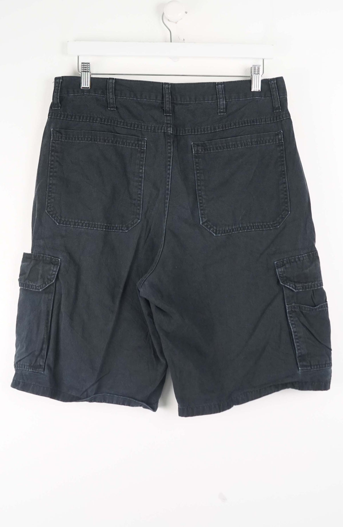 VINTAGE WRANGLER CARGO SHORTS W32