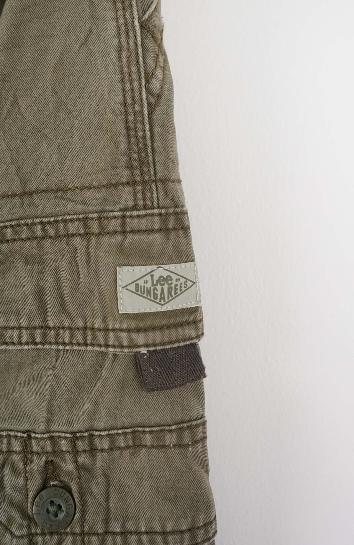 VINTAGE LEE DUNGAREES CARGO SHORTS W35