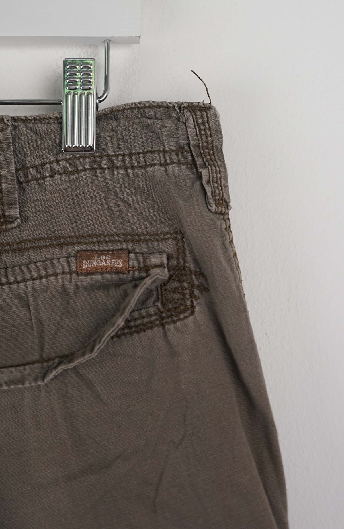 VINTAGE LEE DUNGAREES CARGO SHORTS W36