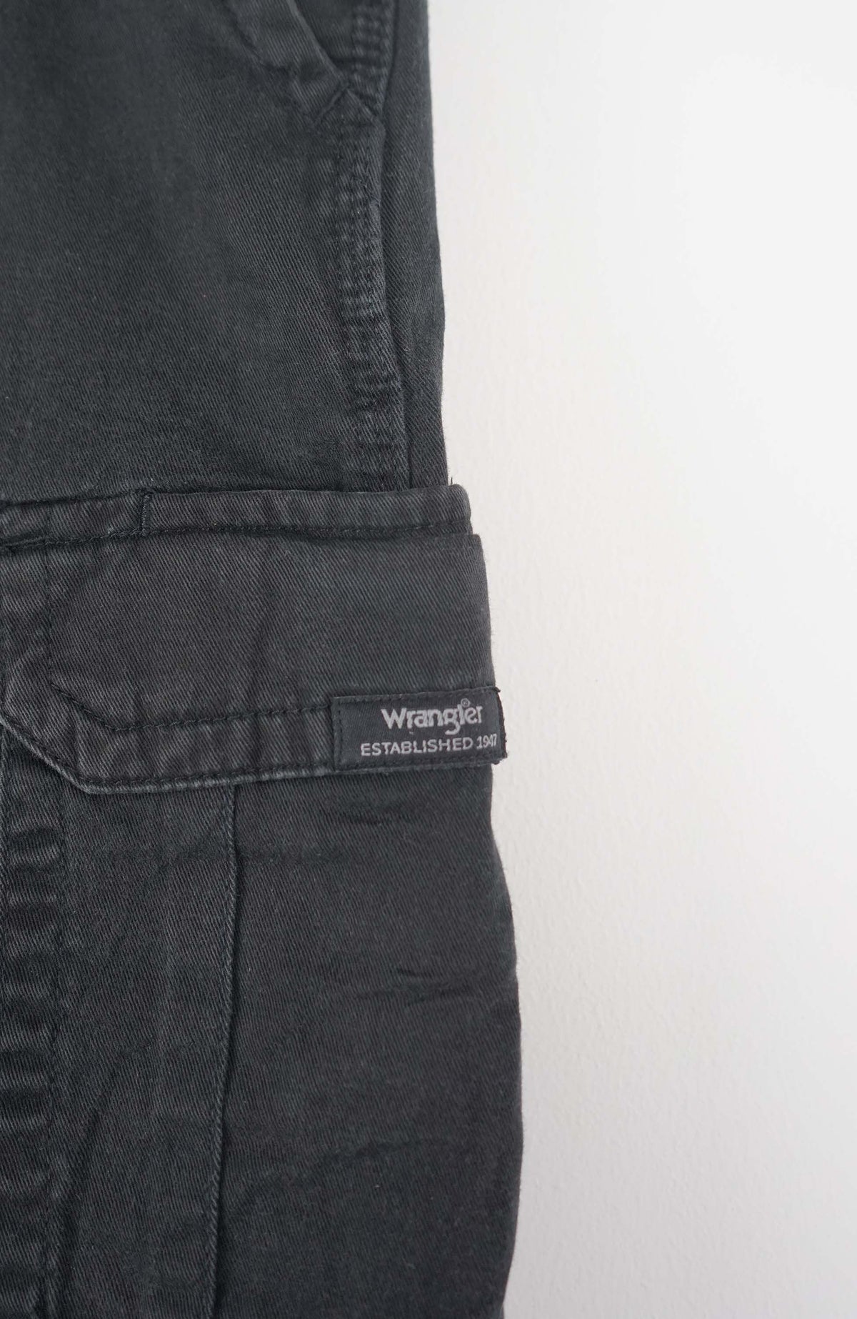VINTAGE WRANGLER CARGO SHORTS W36