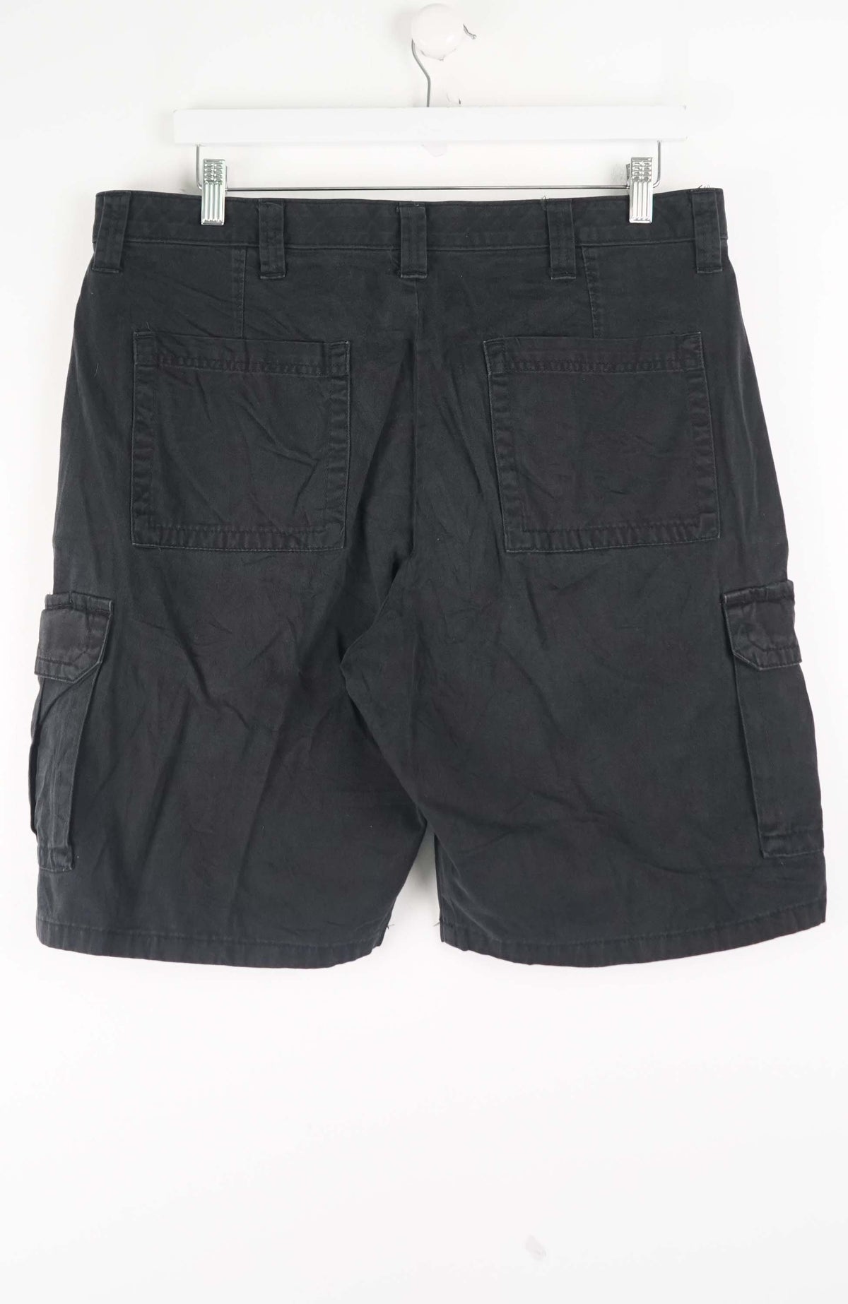 VINTAGE WRANGLER CARGO SHORTS W36