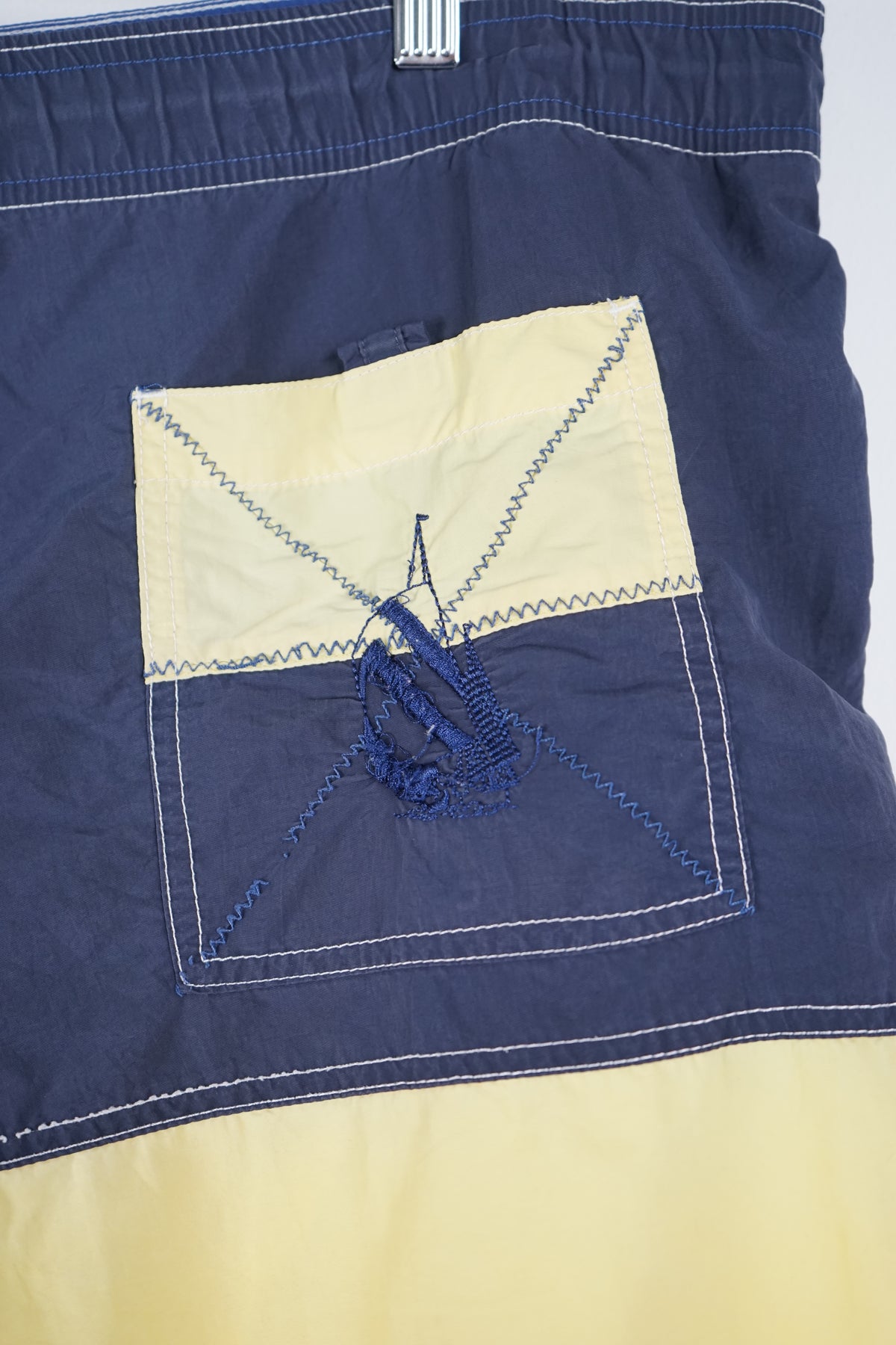 VINTAGE NAUTICA ACTIVE SHORTS W42