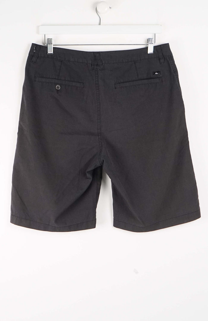 VINTAGE QUIKSILVER SHORTS W34
