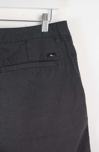 VINTAGE QUIKSILVER SHORTS W34