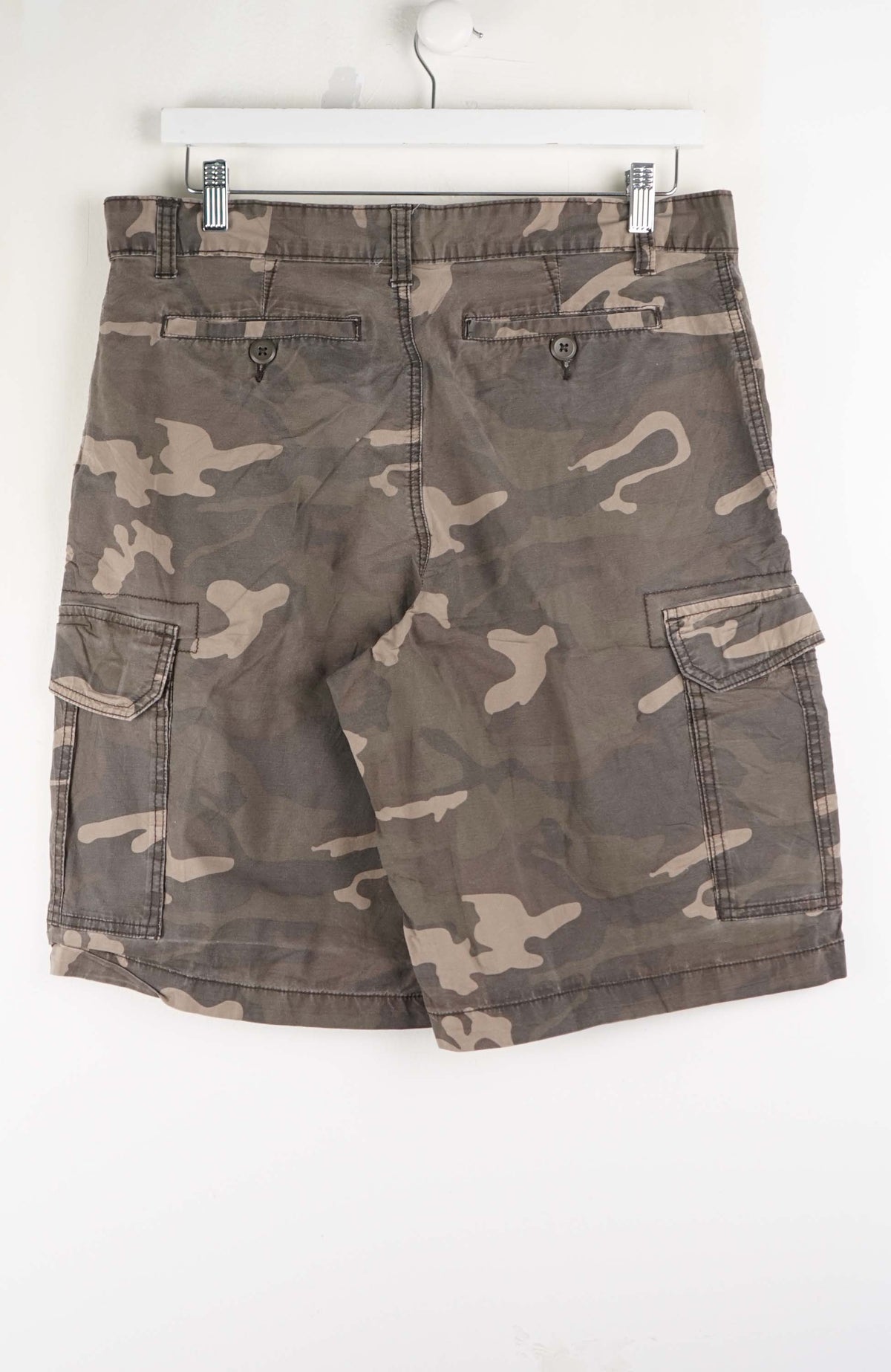 VINTAGE CAMO CARGO SHORTS W34