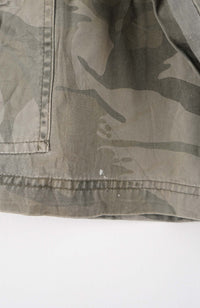 VINTAGE WRANGLER CAMO CARGO SHORTS W28