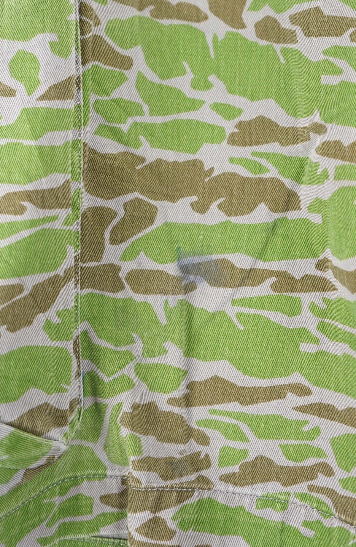 VINTAGE NIKE CAMO CARGO SHORTS W38