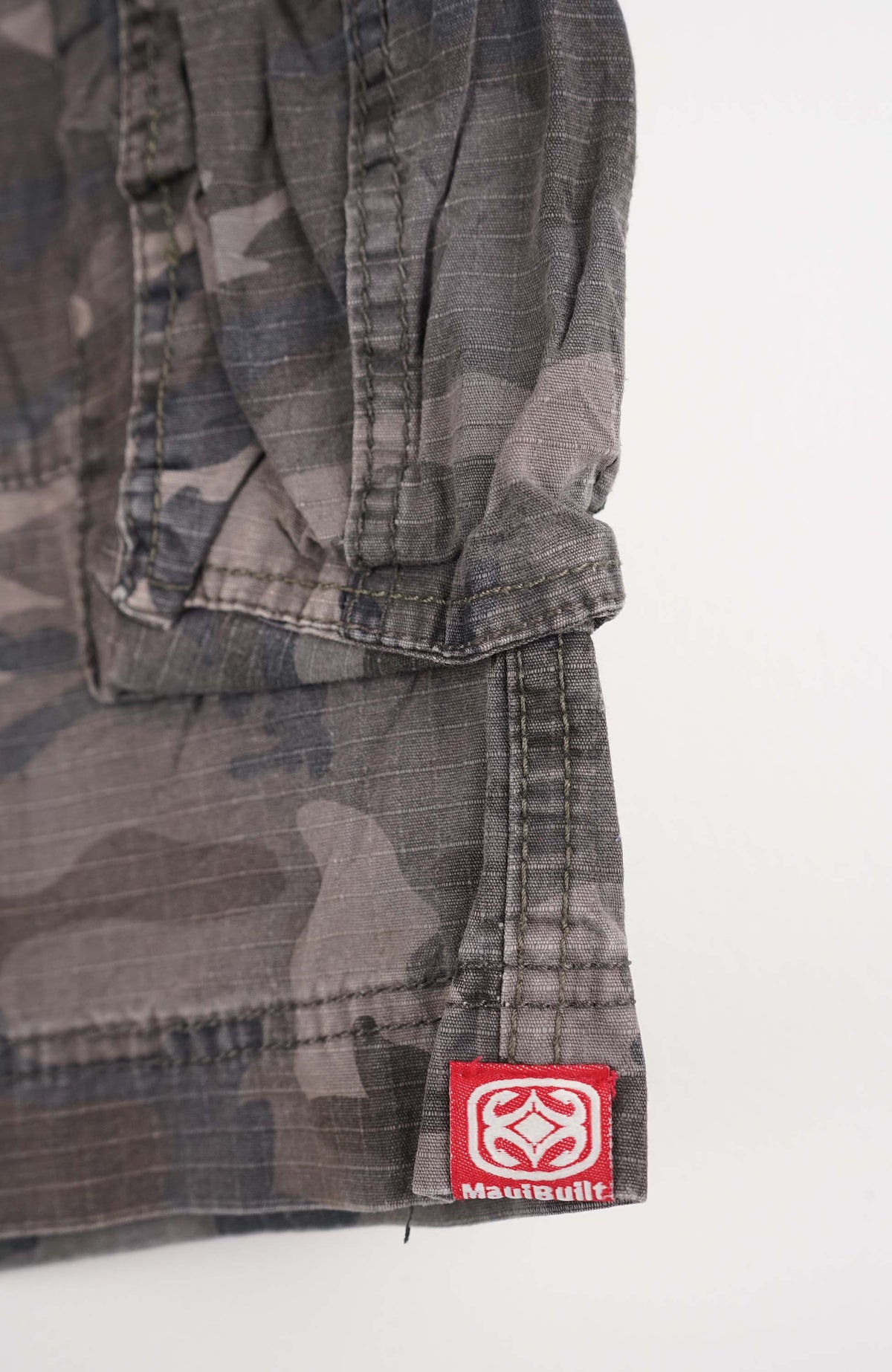 VINTAGE CAMO CARGO SHORTS W36