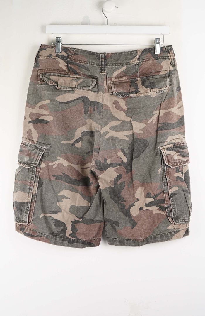 VINTAGE CAMO CARGO SHORTS W34