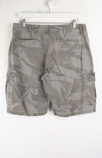 VINTAGE WRANGLER CAMO CARGO SHORTS W35