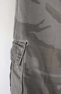 VINTAGE WRANGLER CAMO CARGO SHORTS W35