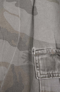 VINTAGE WRANGLER CAMO CARGO SHORTS W35