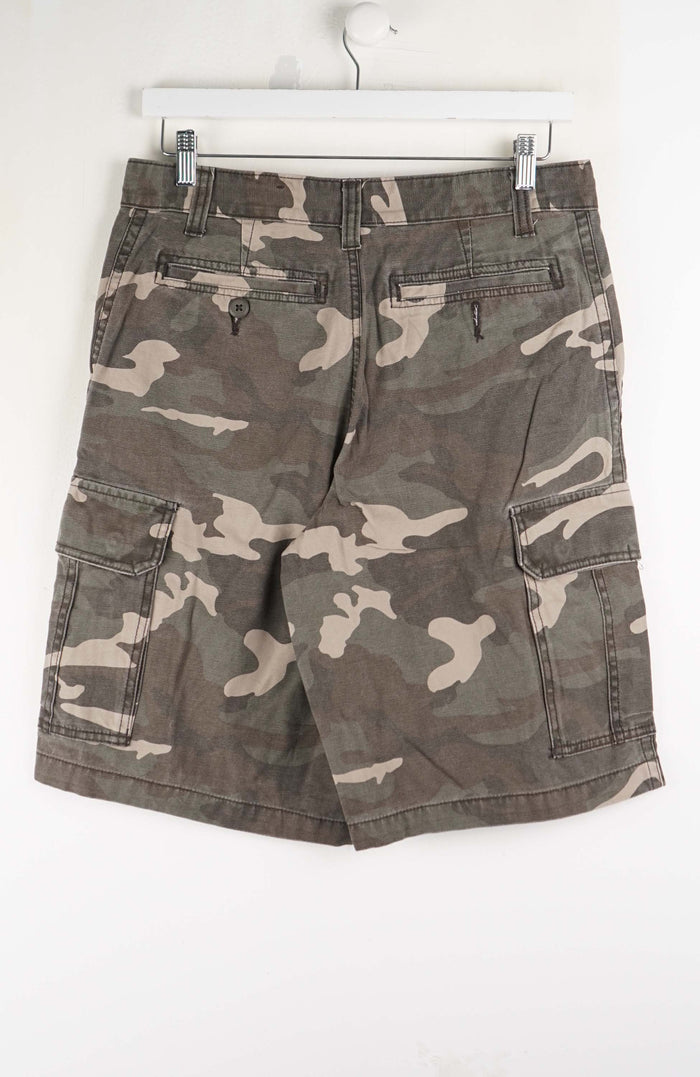 VINTAGE CAMO CARGO SHORTS W32