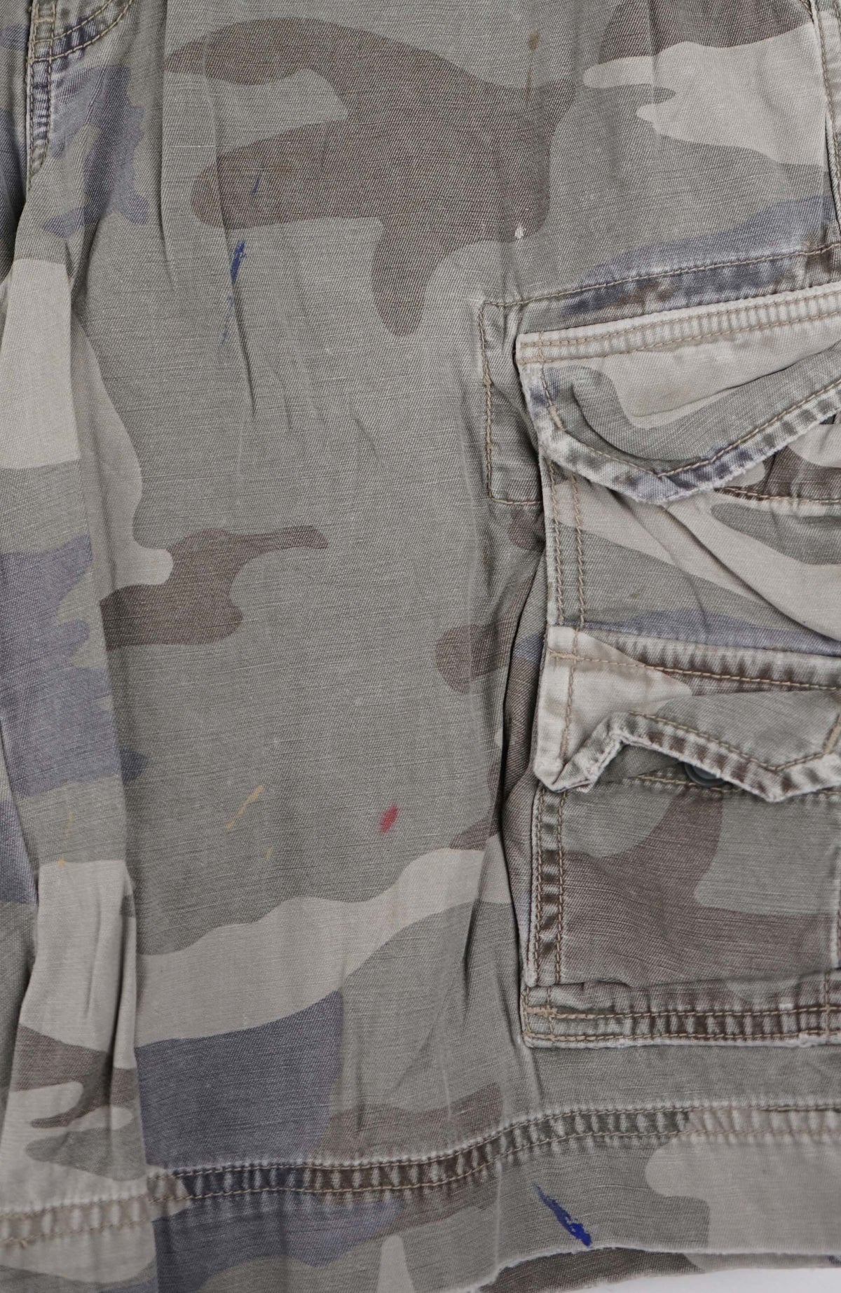 VINTAGE CAMO CARGO SHORTS W33