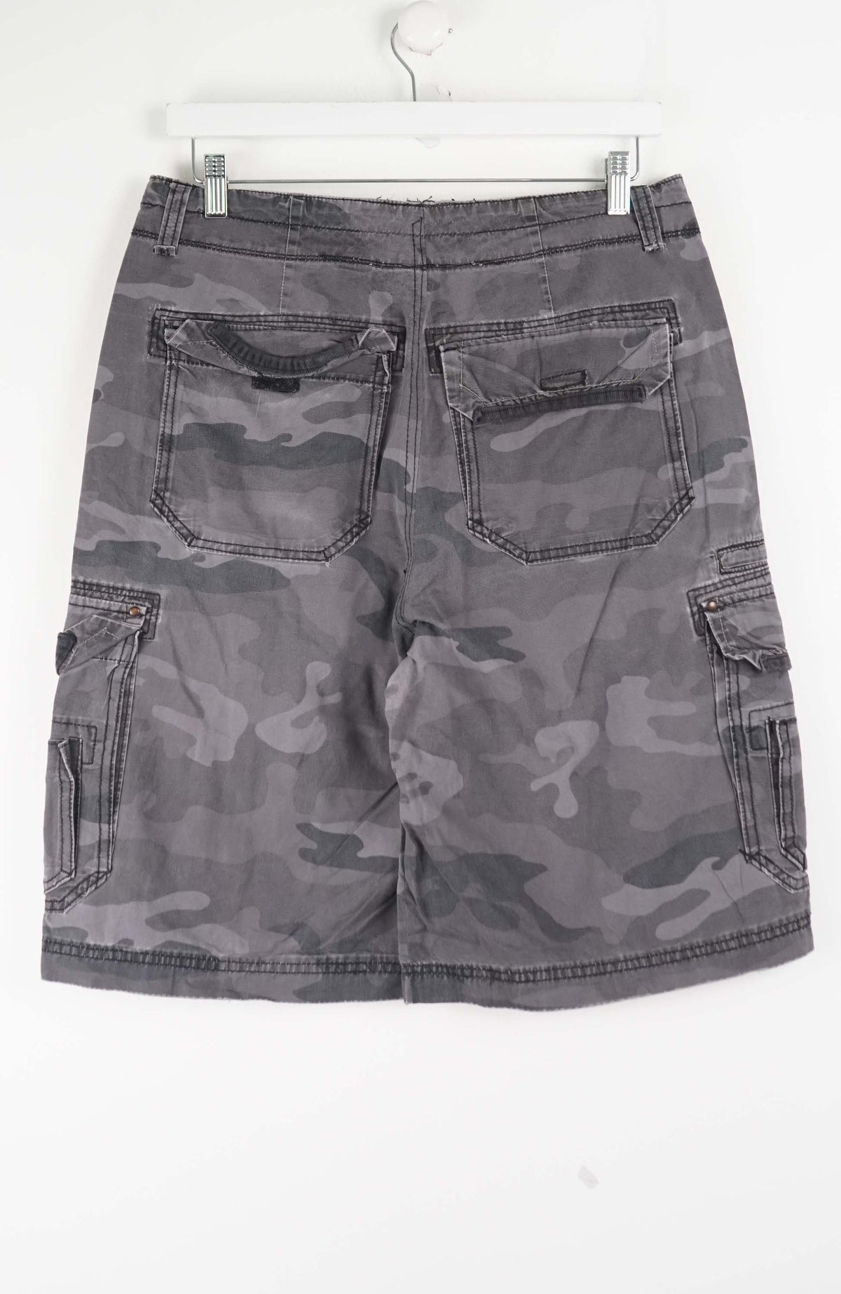 VINTAGE CAMO CARGO SHORTS W36