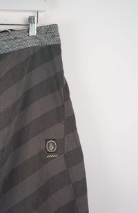 VINTAGE VOLCOM STONEYS BOARD SHORTS W33