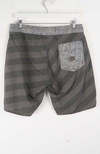 VINTAGE VOLCOM STONEYS BOARD SHORTS W33