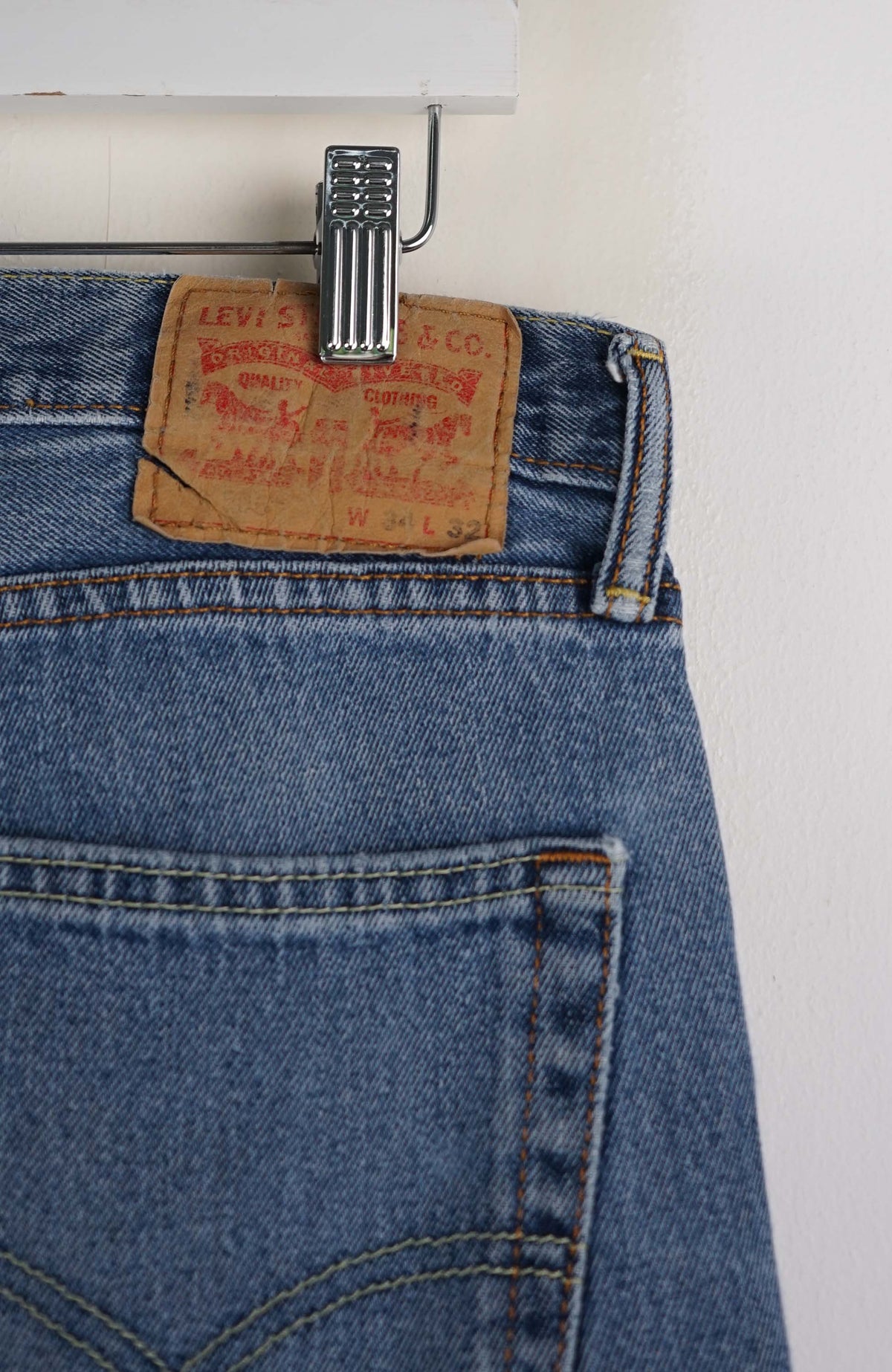 VINTAGE LEVIS JEANS W36