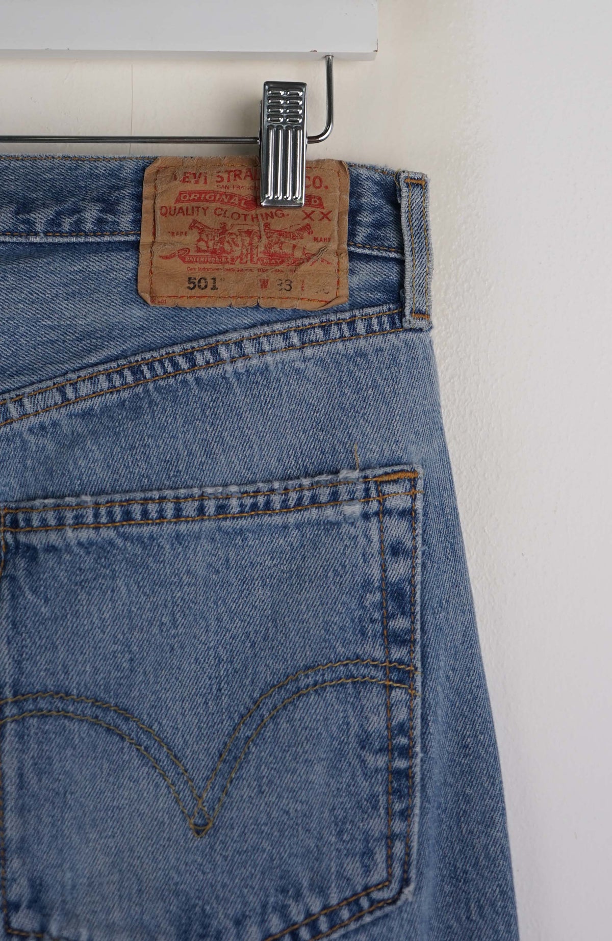 VINTAGE LEVIS JEANS W34