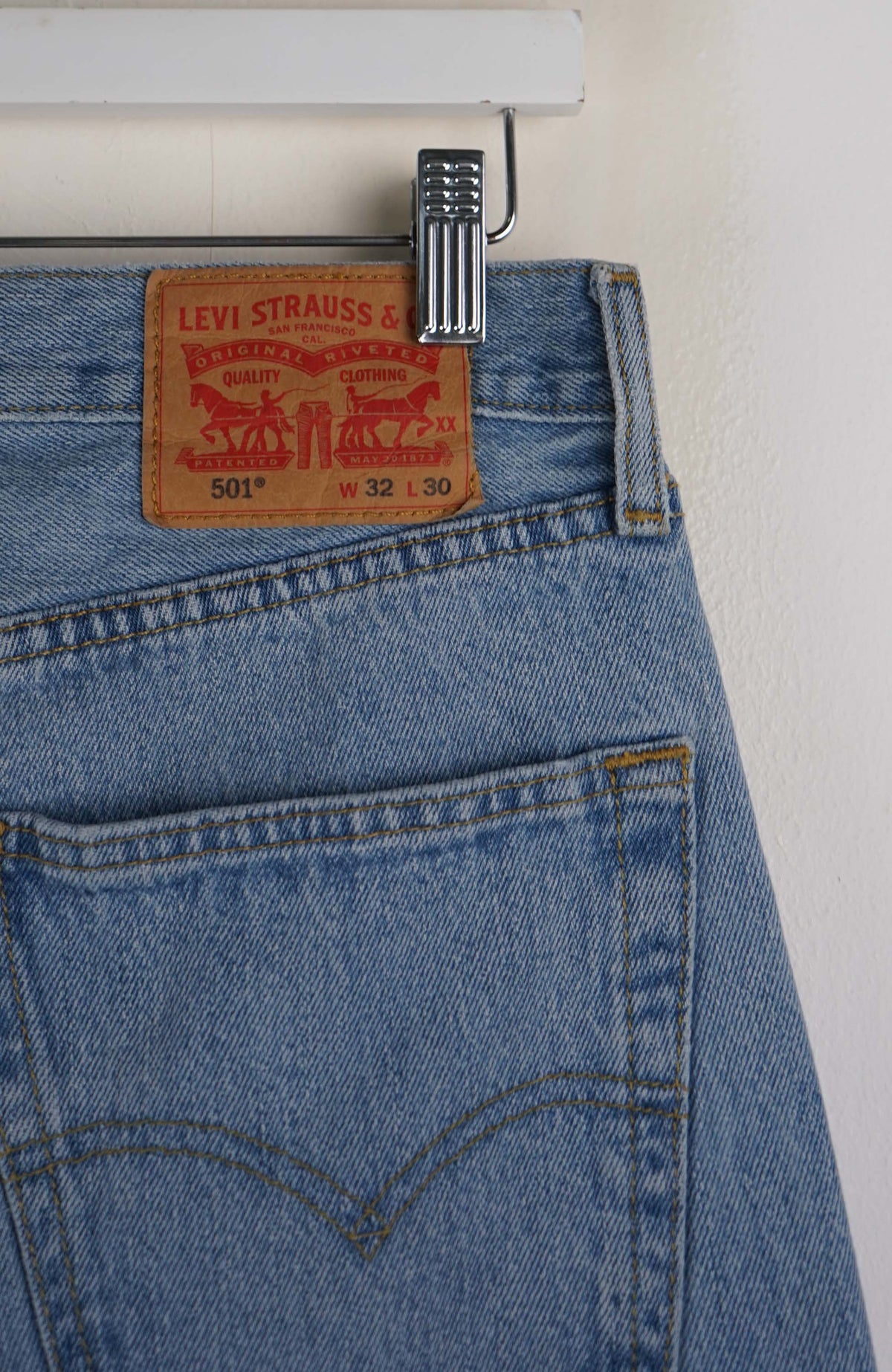 VINTAGE LEVIS JEANS W32