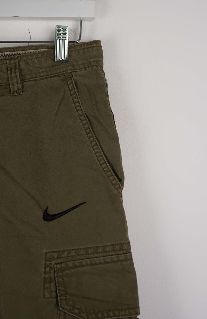 VINTAGE REWORK CARGO SHORTS W30