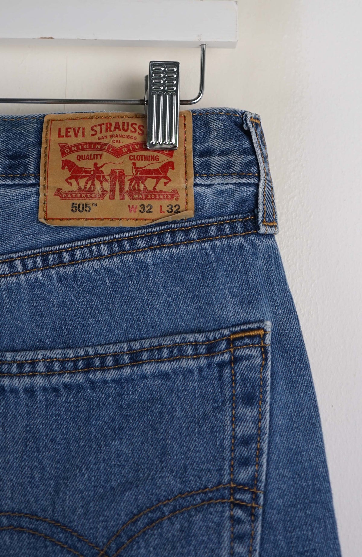 VINTAGE LEVIS JEANS W32