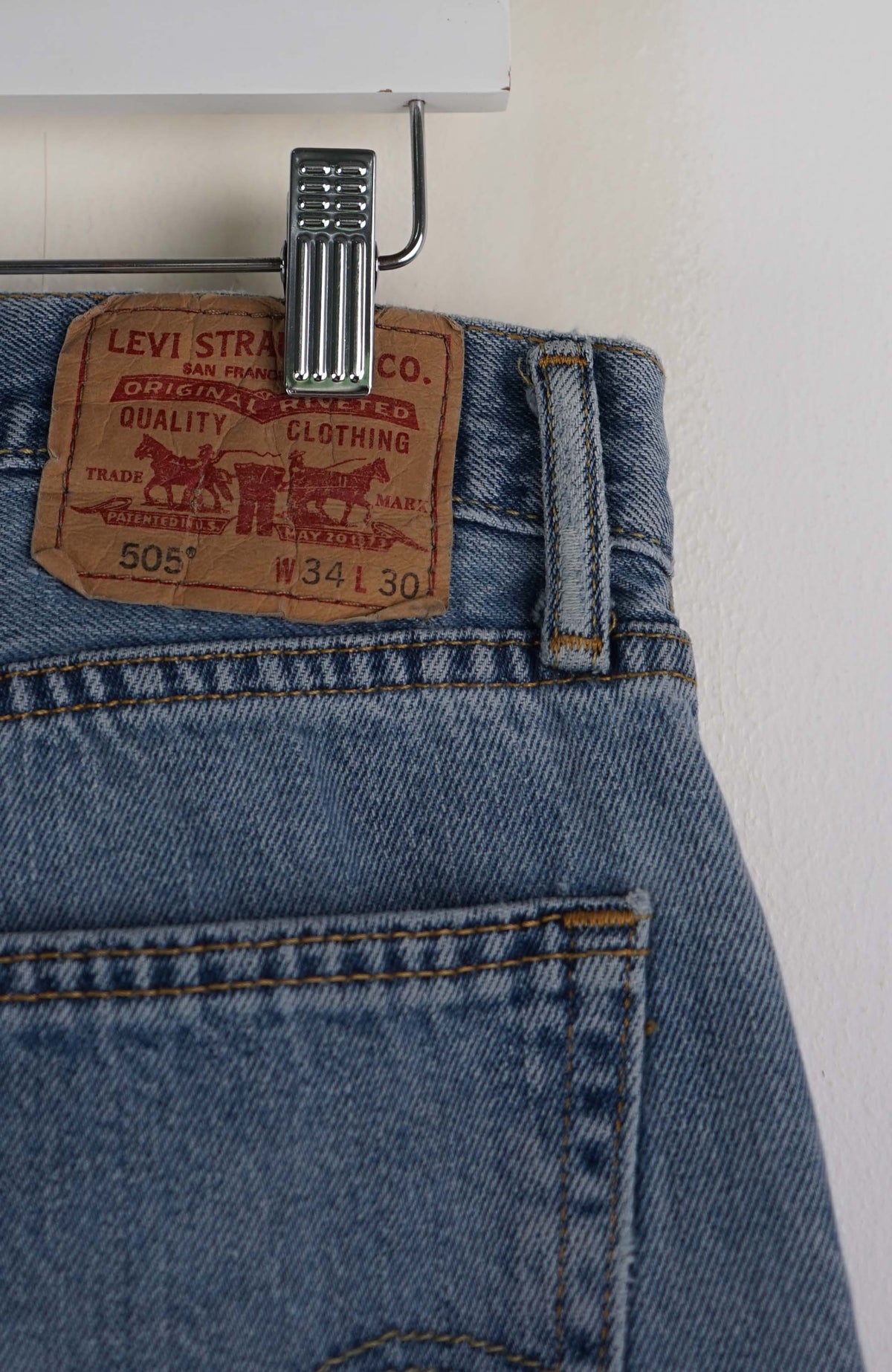 VINTAGE LEVIS JEANS W34
