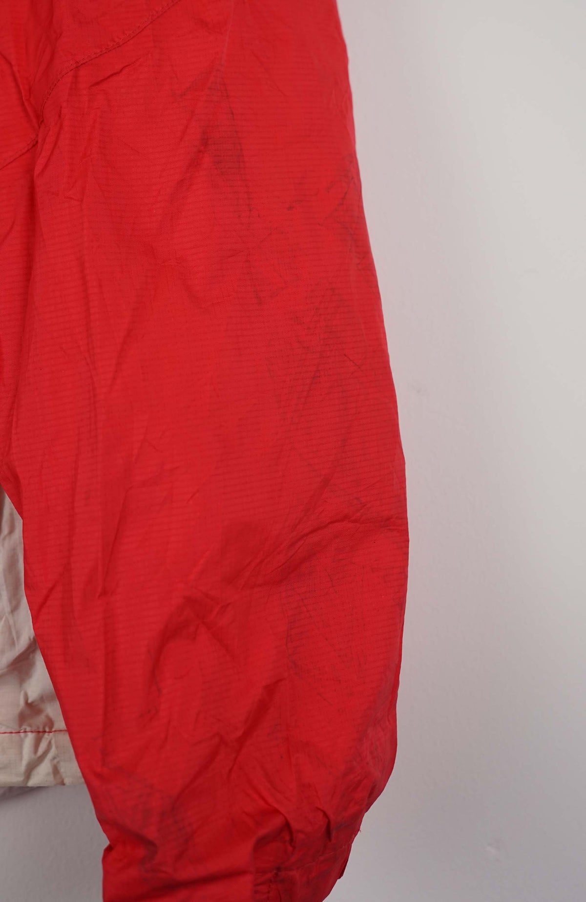 VINTAGE NIKE ACG WINDBREAKER (M)