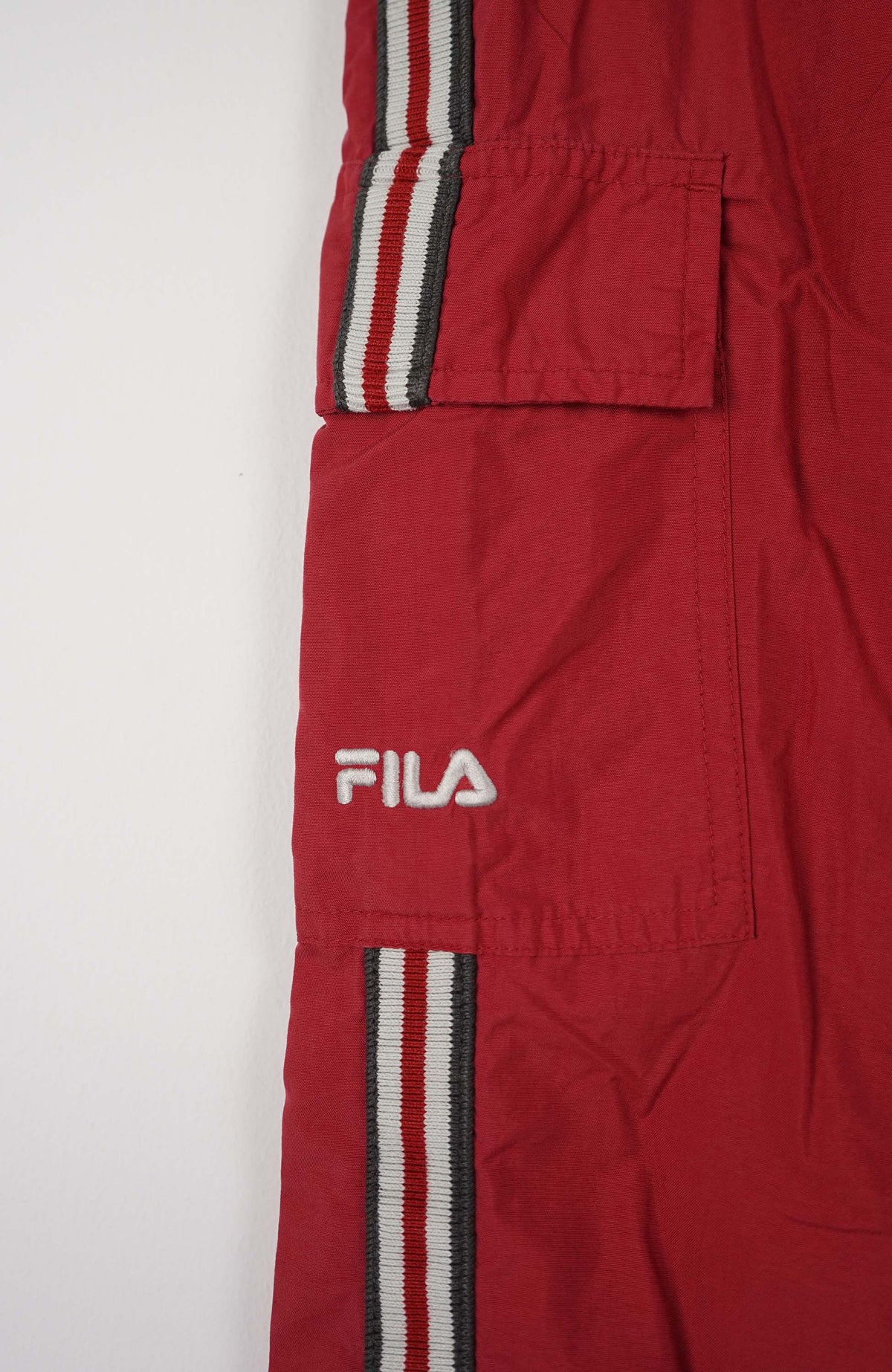 VINTAGE FILA TRACK PANTS (L)