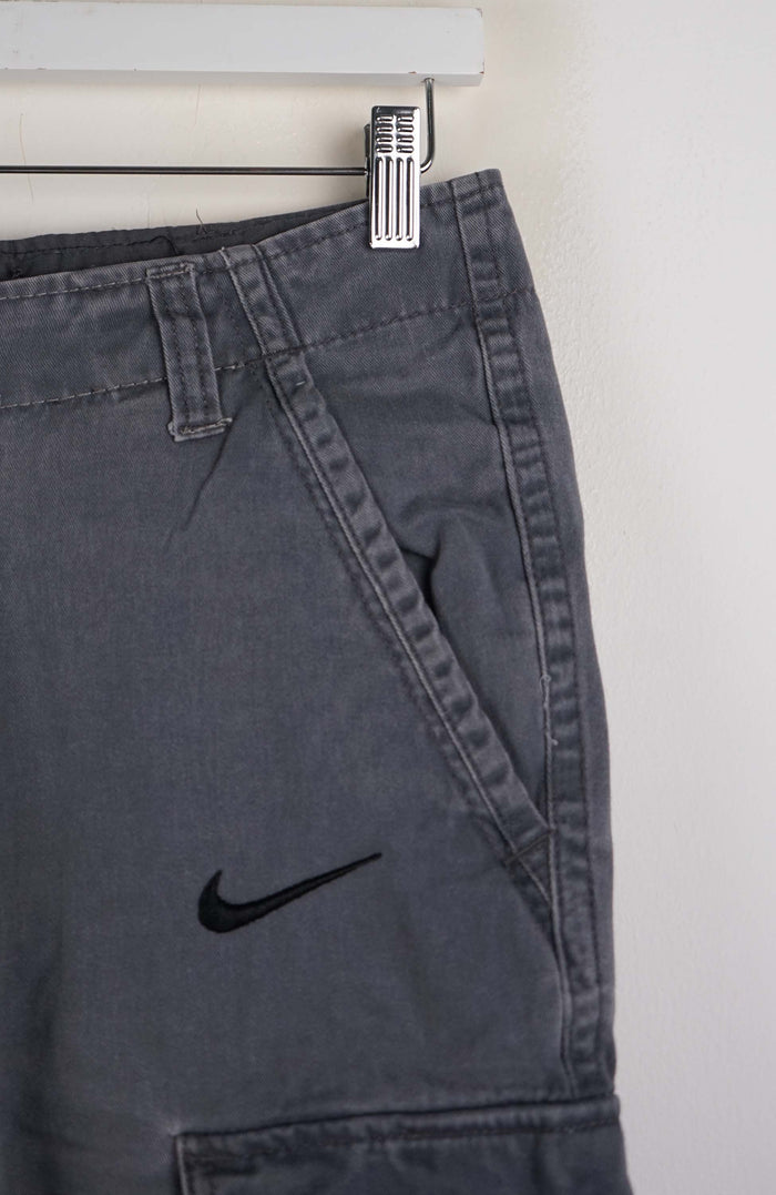 VINTAGE REWORK CARGO SHORTS W30