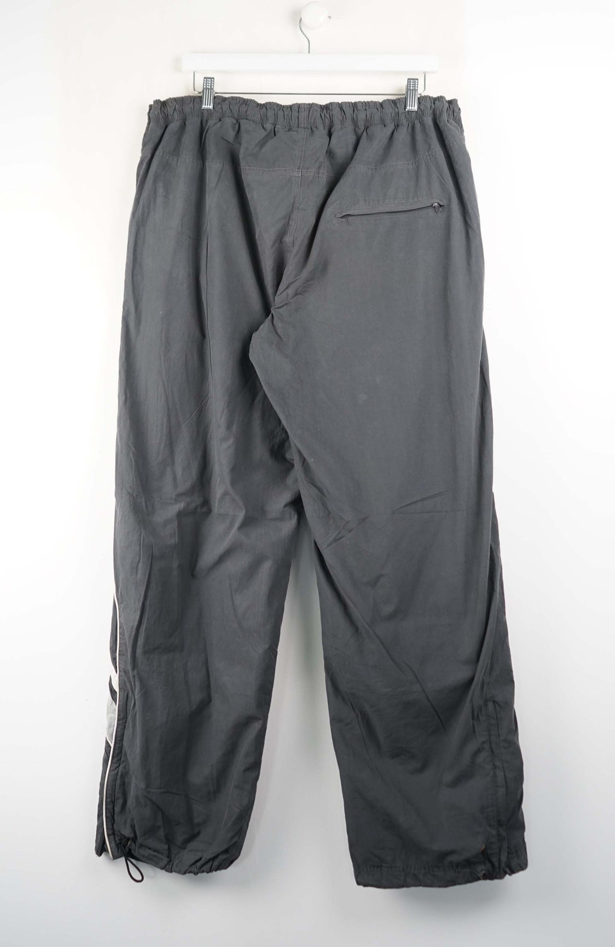 VINTAGE NIKE TRACK PANTS (XL)