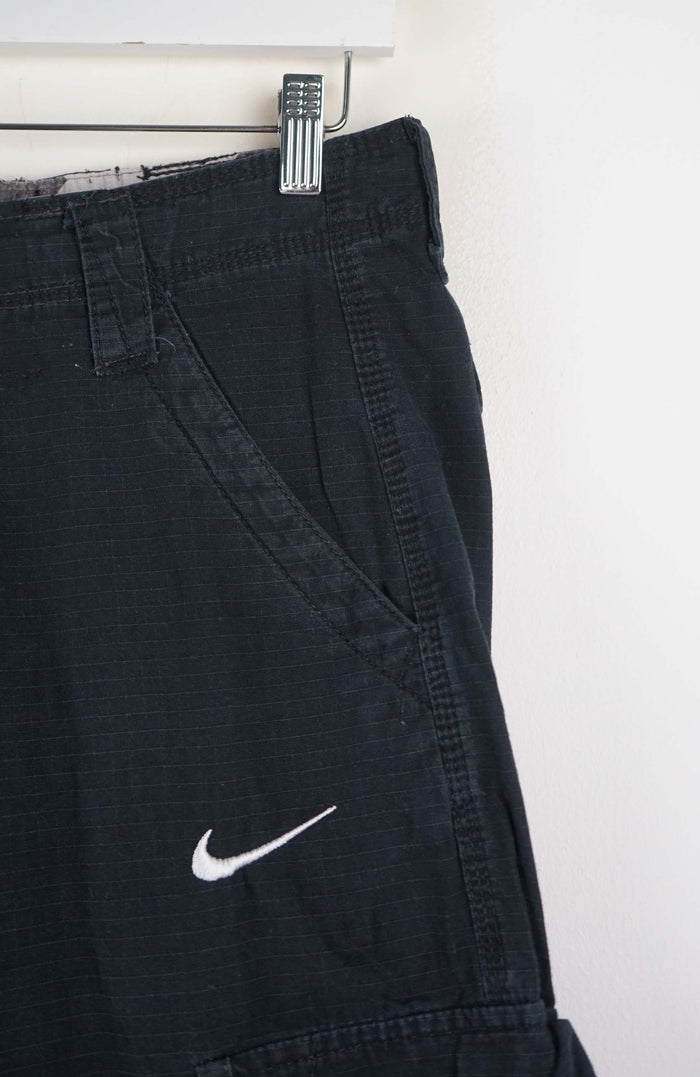 VINTAGE REWORK CARGO SHORTS W30