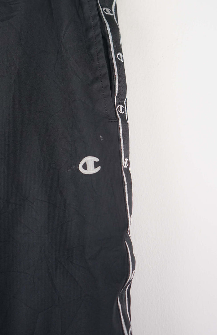 VINTAGE CHAMPION TRACK PANT SHORTS (S)