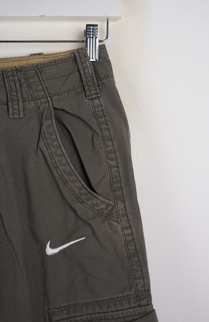 VINTAGE REWORK CARGO SHORTS W26