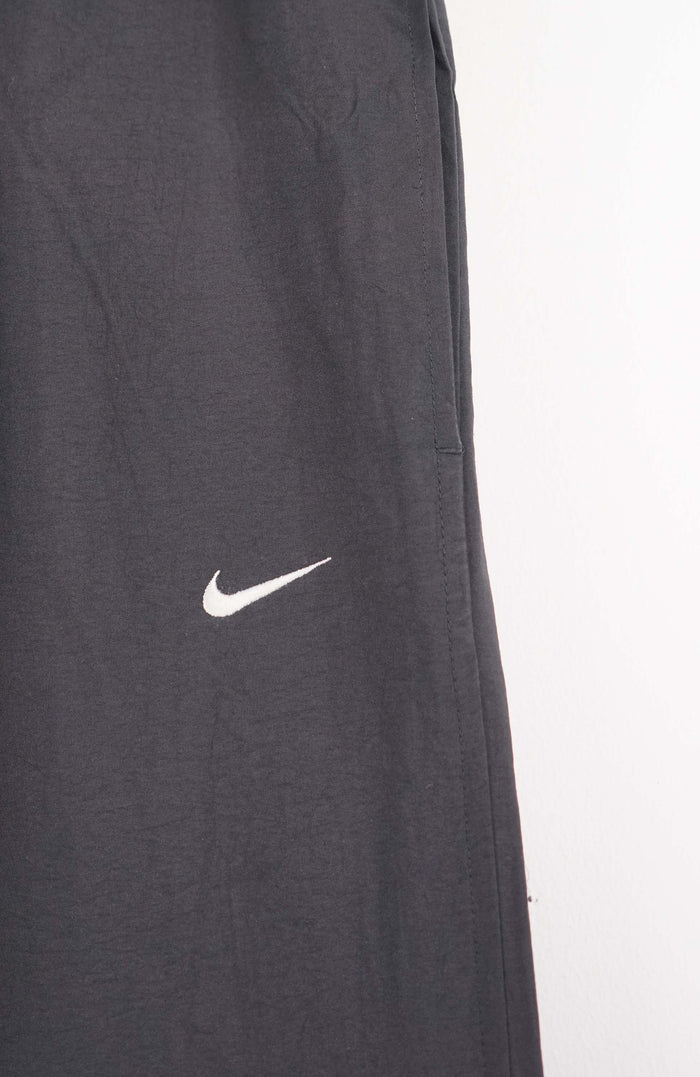 VINTAGE NIKE TRACK PANTS (M)
